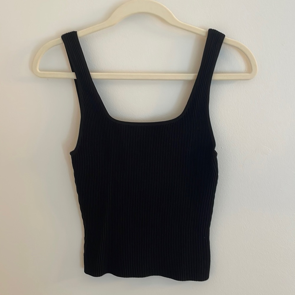 Aritzia Babaton Sculpt Knit Tank